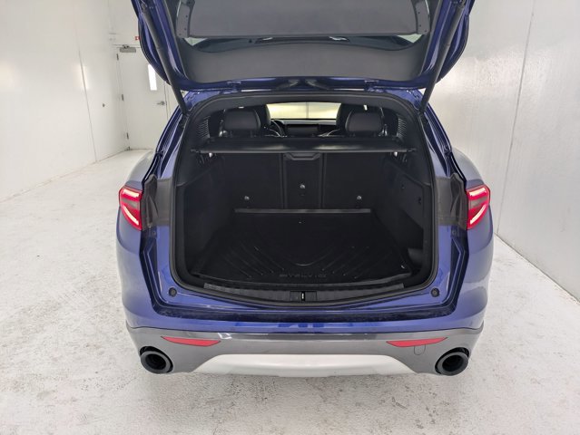 Used 2022 Alfa Romeo Stelvio Ti image 6