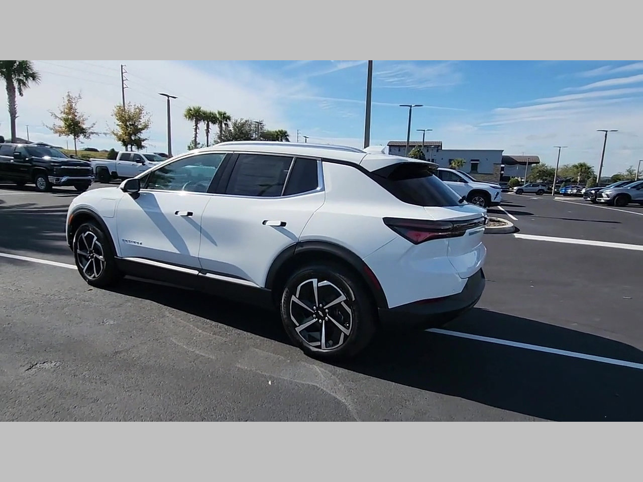 New 2026 Chevrolet Equinox EV LT image 17