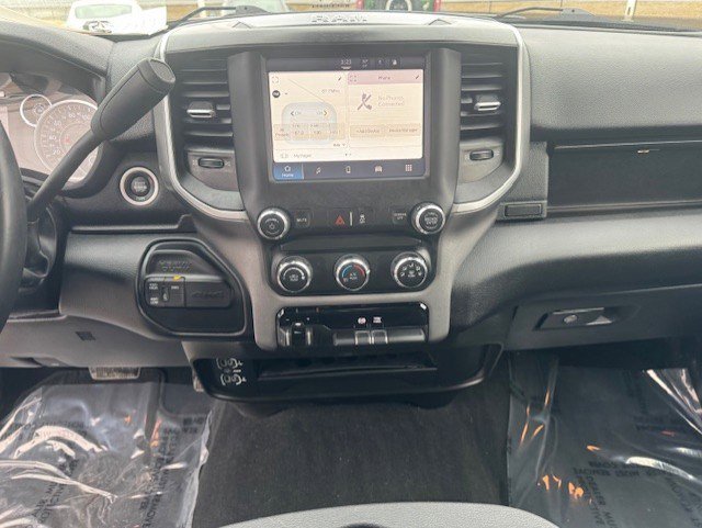 Used 2024 RAM 3500 Big Horn AWD/4WD image 18