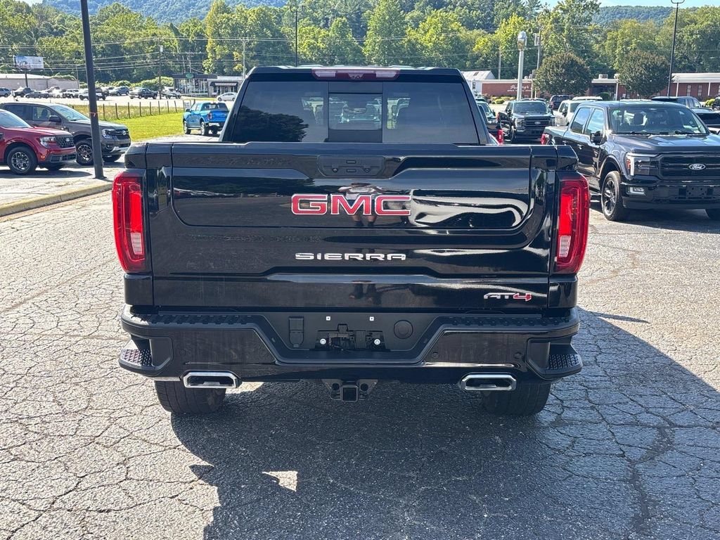 Used 2022 GMC Sierra 1500 AT4 w/ AT4 Premium Package AWD/4WD image 6