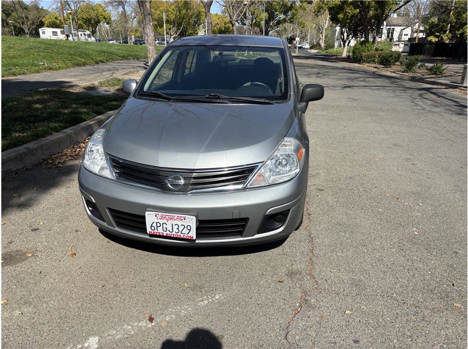 Used 2011 Nissan Versa 1.8 S image 3