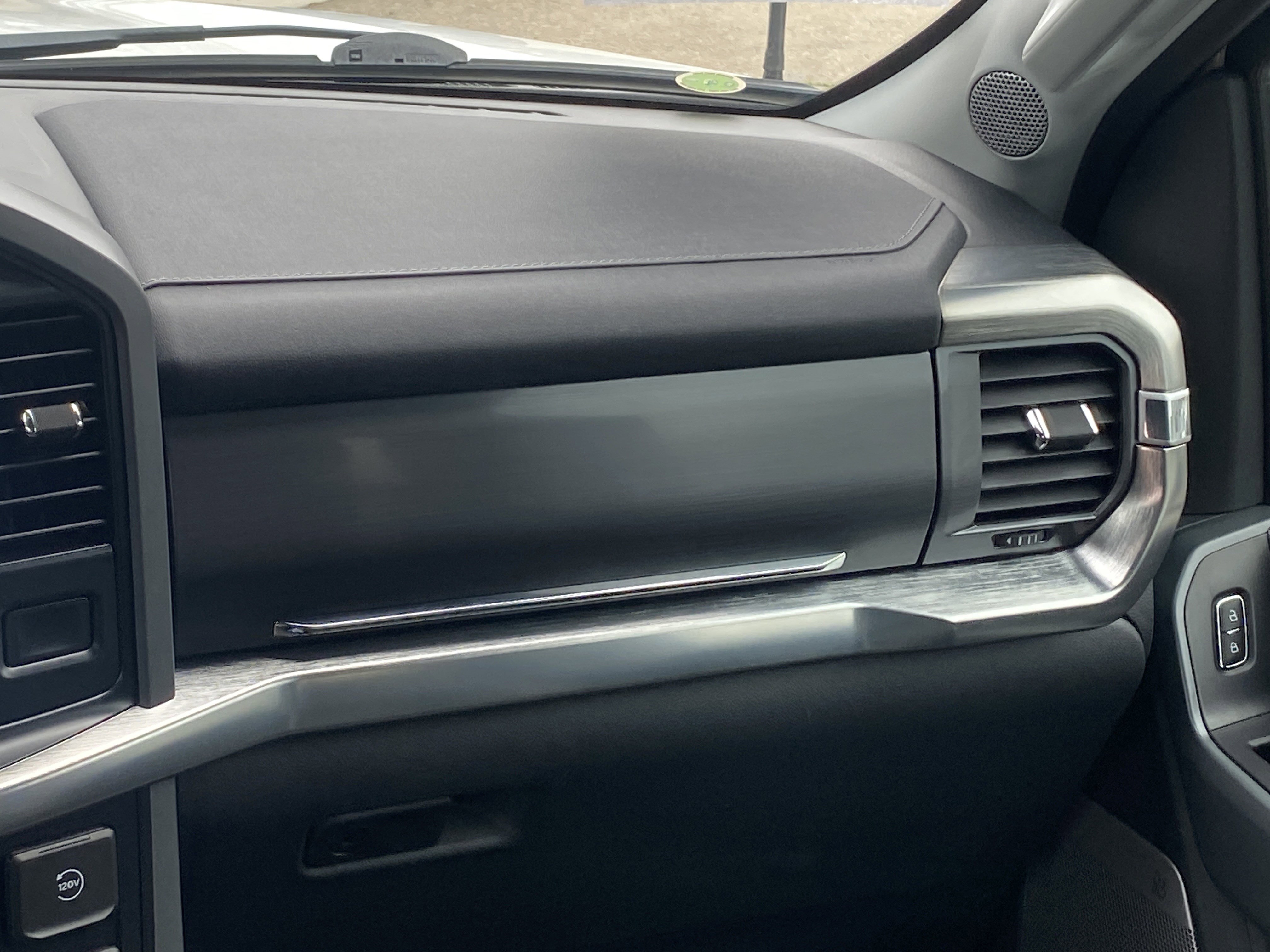 Used 2021 Ford F150 Lariat AWD/4WD image 23