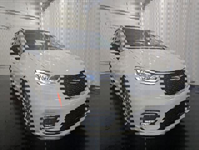 New 2026 Chrysler Pacifica Select image 35