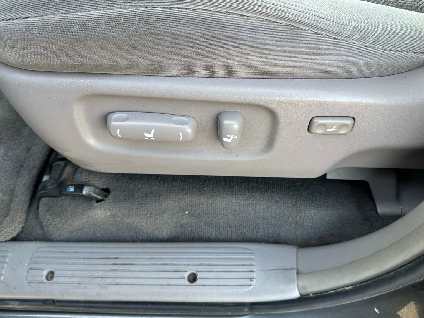 Used 2005 Toyota Sequoia SR5 RWD image 13