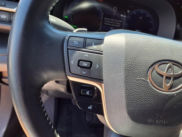 Used 2025 Toyota Crown Signia AWD/4WD image 16