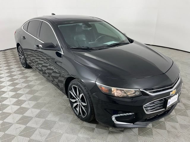 Used 2017 Chevrolet Malibu LT w/ Leather Package FWD image 13