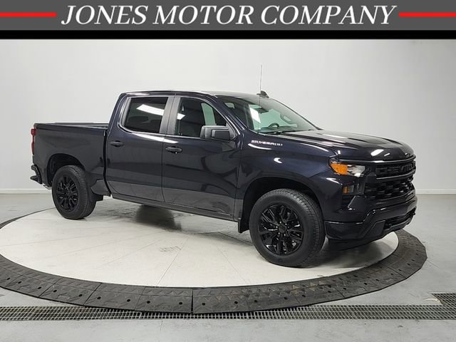 Used 2022 Chevrolet Silverado 1500 Custom RWD image 1