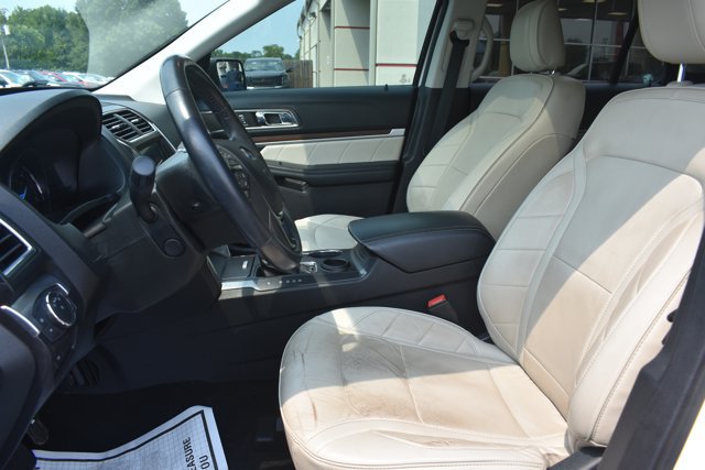 Used 2019 Ford Explorer Limited w/ Limited Luxury Package FWD image 15
