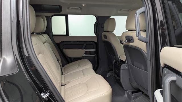 Used 2022 Land Rover Defender 110 S AWD/4WD image 17