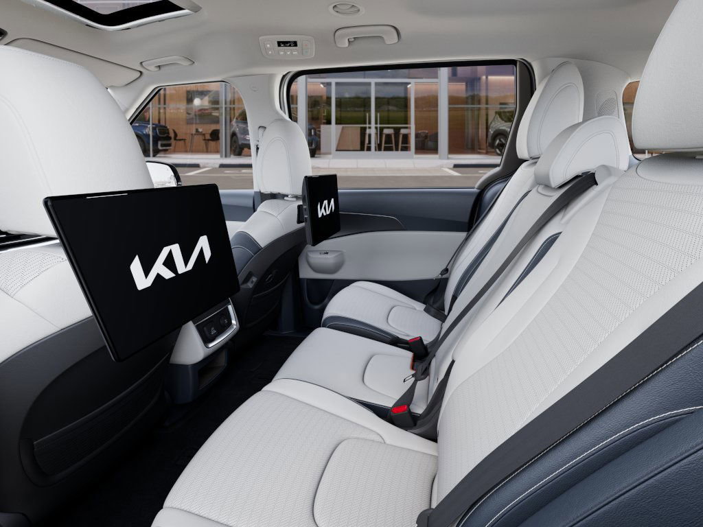 New 2025 Kia Carnival SX Prestige FWD image 18