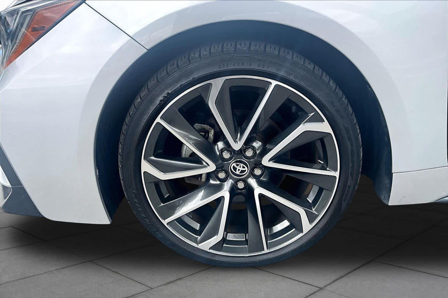 Used 2022 Toyota Corolla XSE FWD image 11