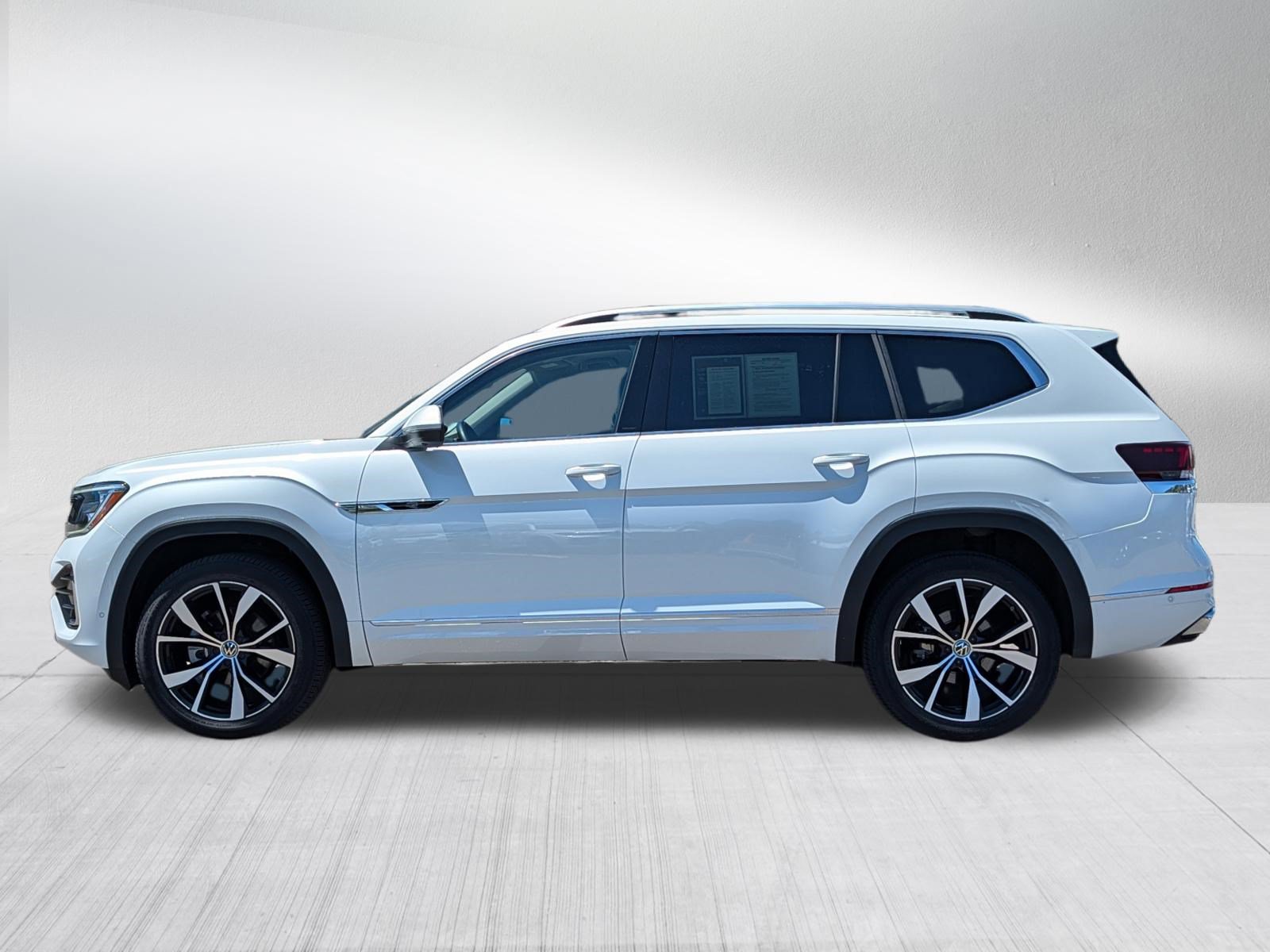 Certified 2024 Volkswagen Atlas SEL Premium R-Line AWD/4WD image 4