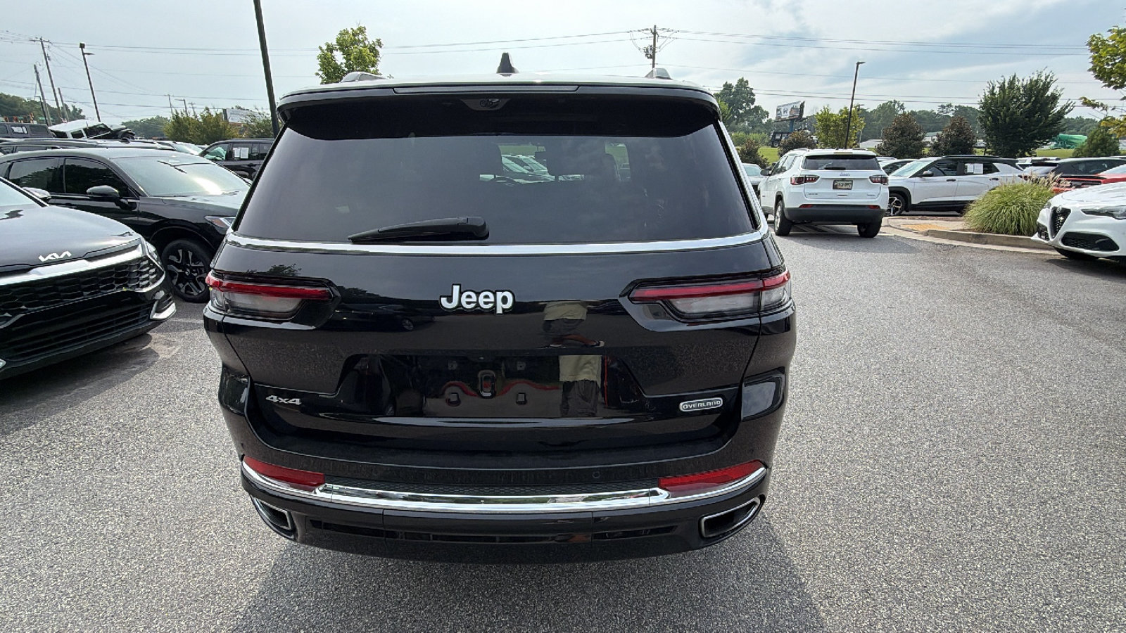 Used 2025 Jeep Grand Cherokee L Overland w/ Luxury Tech Group IV AWD/4WD image 9