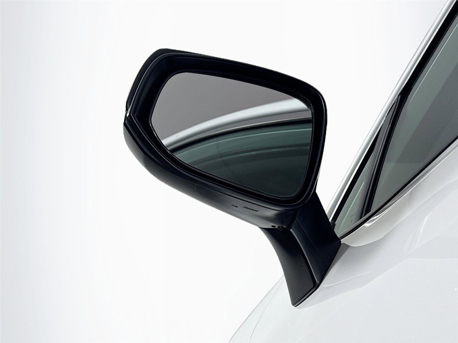 Used 2019 Toyota RAV4 LE image 5