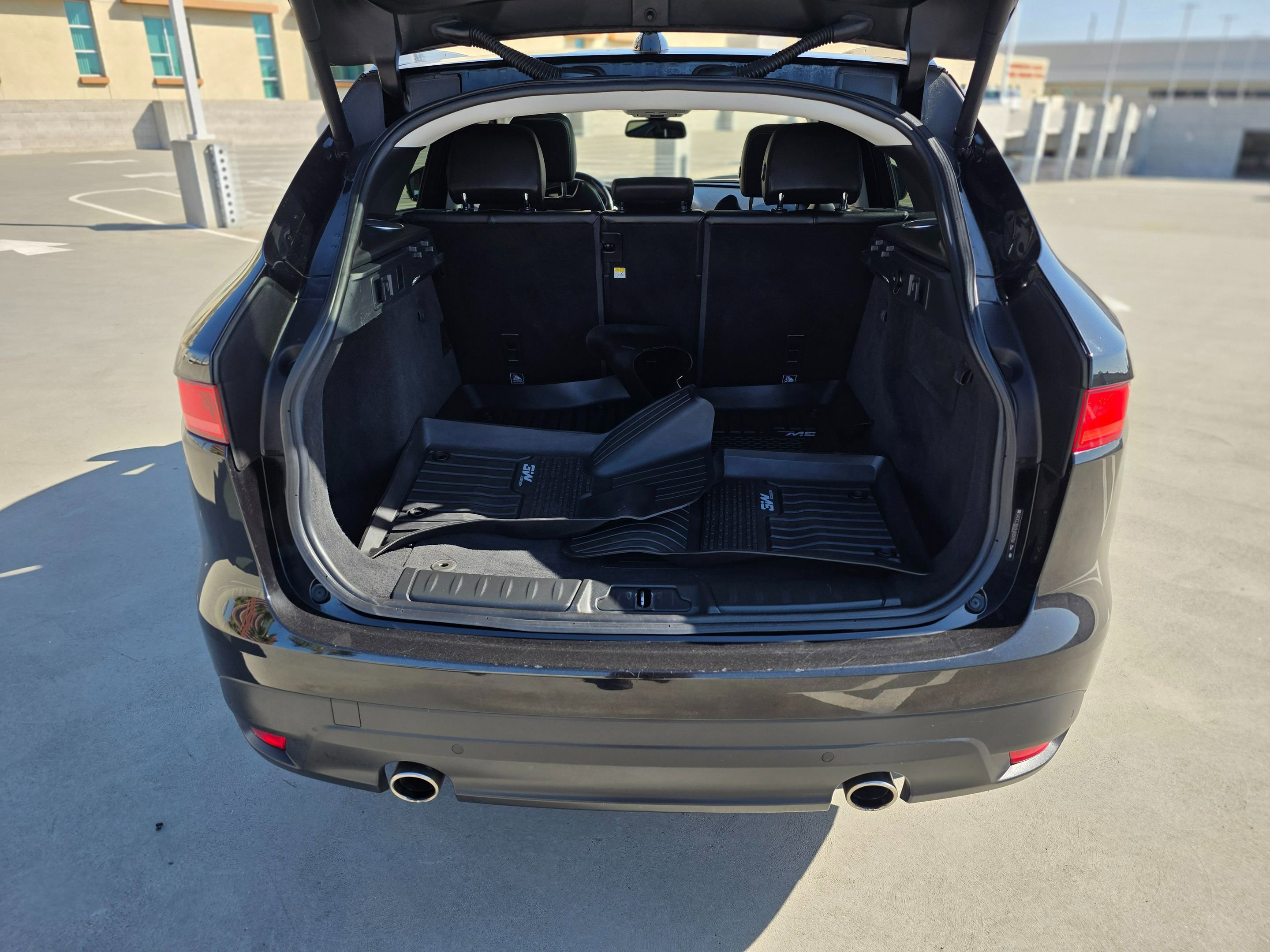 Used 2017 Jaguar F-PACE R-Sport AWD/4WD image 16