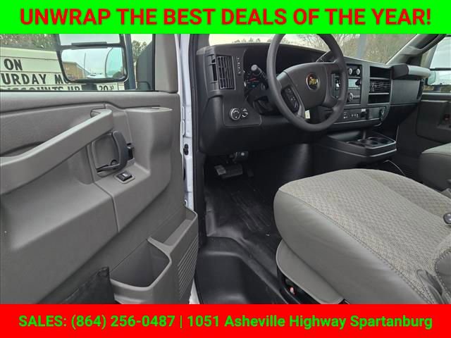 New 2025 Chevrolet Express 3500 w/ Power Convenience Package image 15