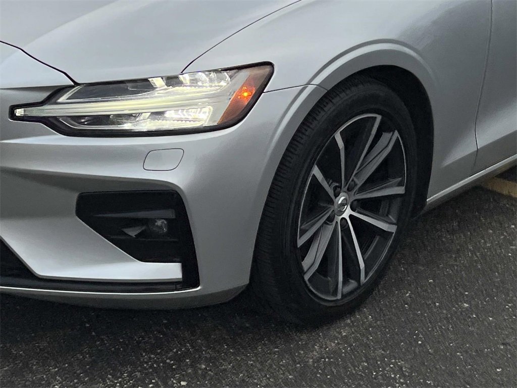 Used 2022 Volvo S60 B5 Momentum image 8