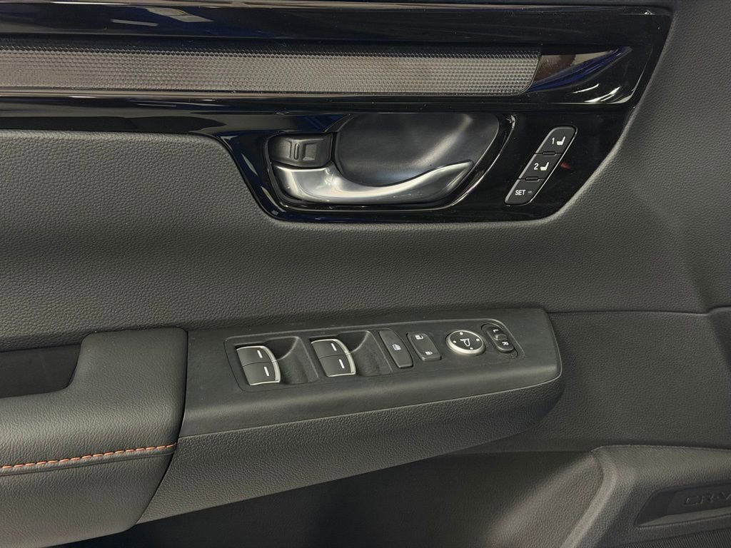 Used 2025 Honda CR-V Sport Touring image 13