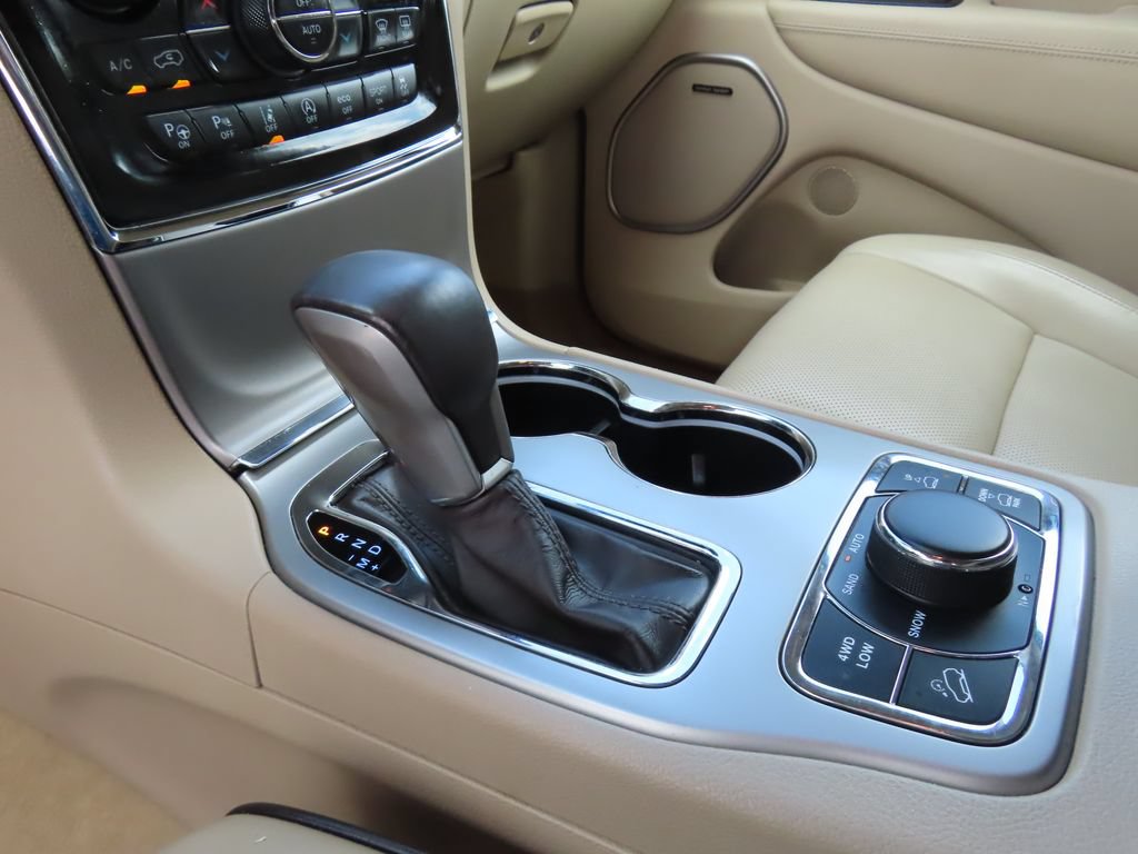 Used 2019 Jeep Grand Cherokee Overland AWD/4WD image 21