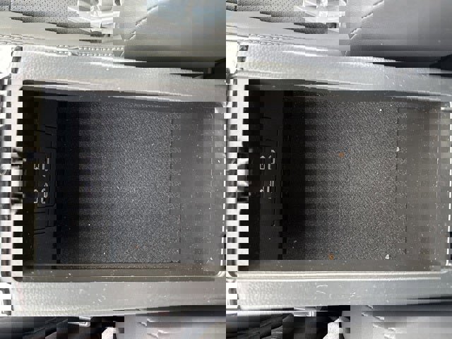 Used 2025 Toyota Prius XLE image 33