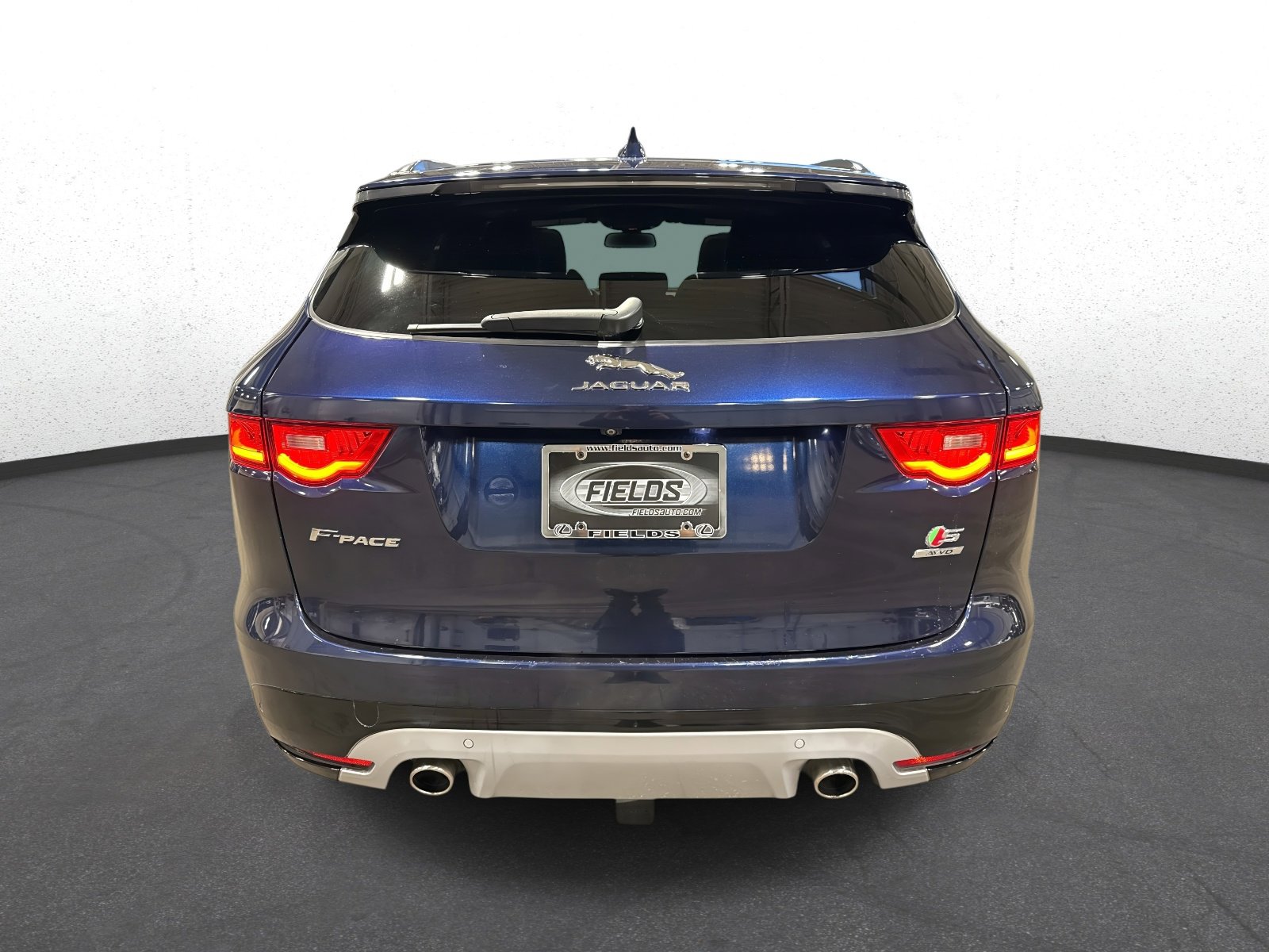 Used 2018 Jaguar F-PACE S image 4