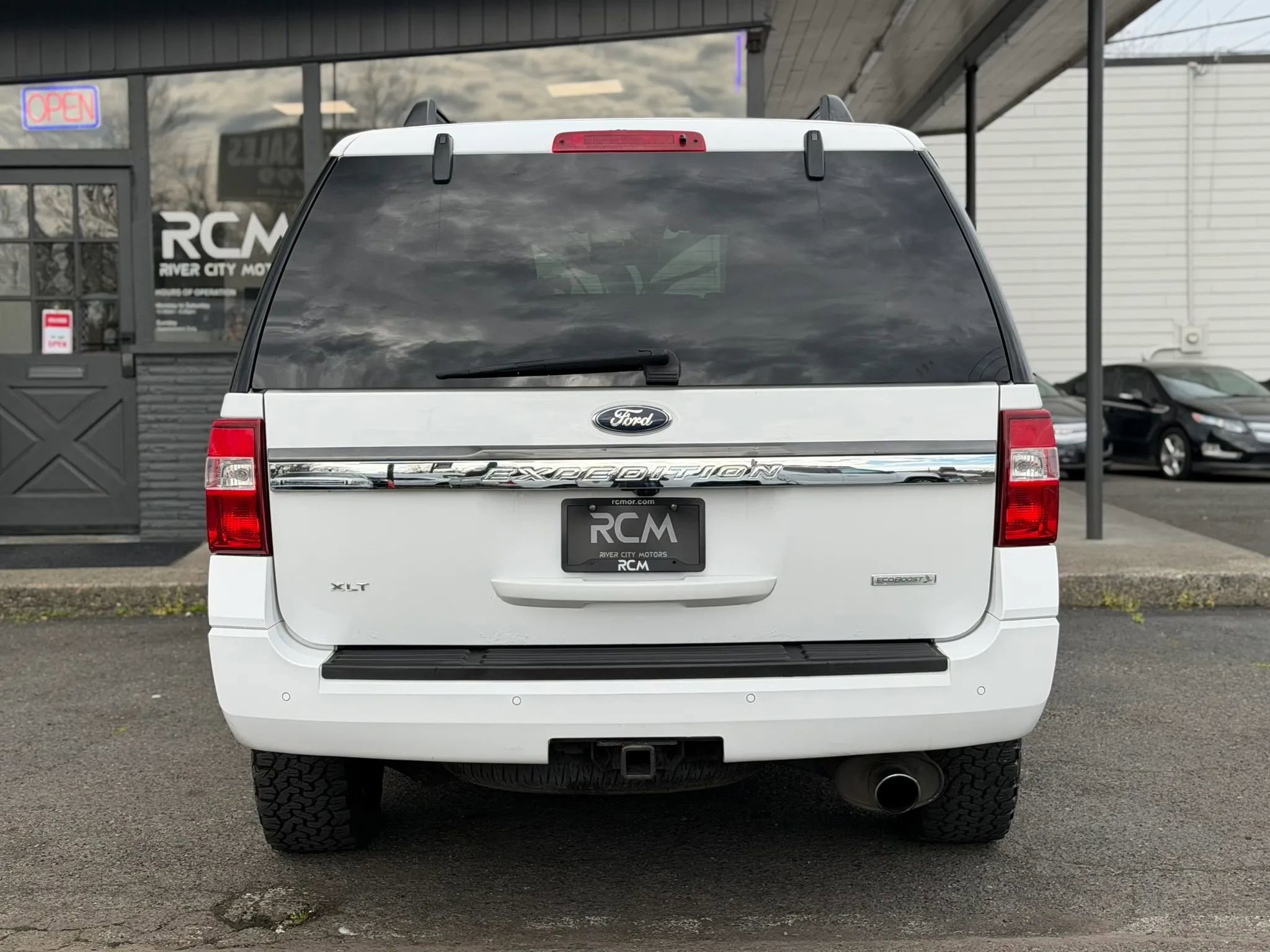 Used 2015 Ford Expedition XLT image 6