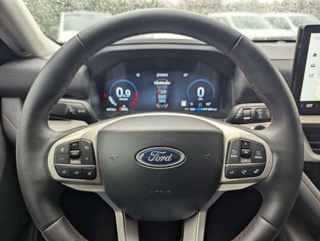 Used 2025 Ford Explorer Active image 28