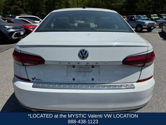Certified 2022 Volkswagen Passat 2.0T SE FWD image 7