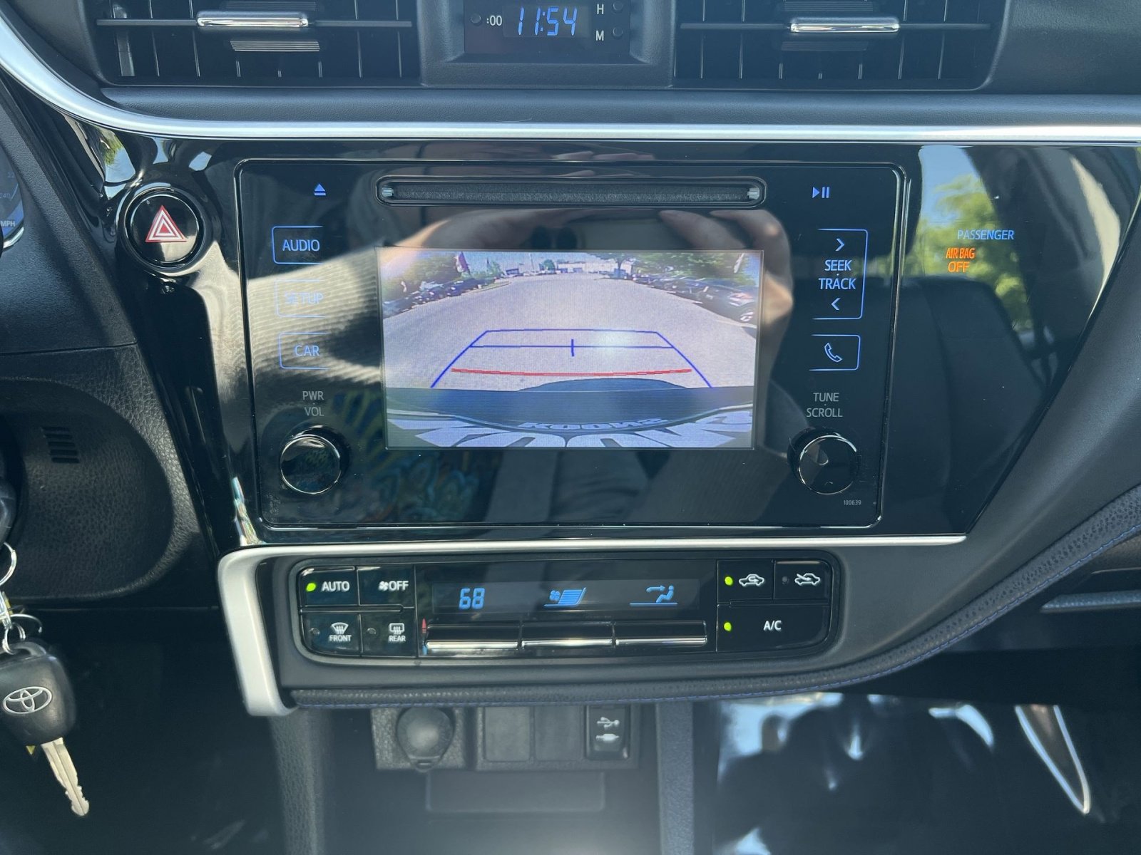 Used 2019 Toyota Corolla SE FWD image 18
