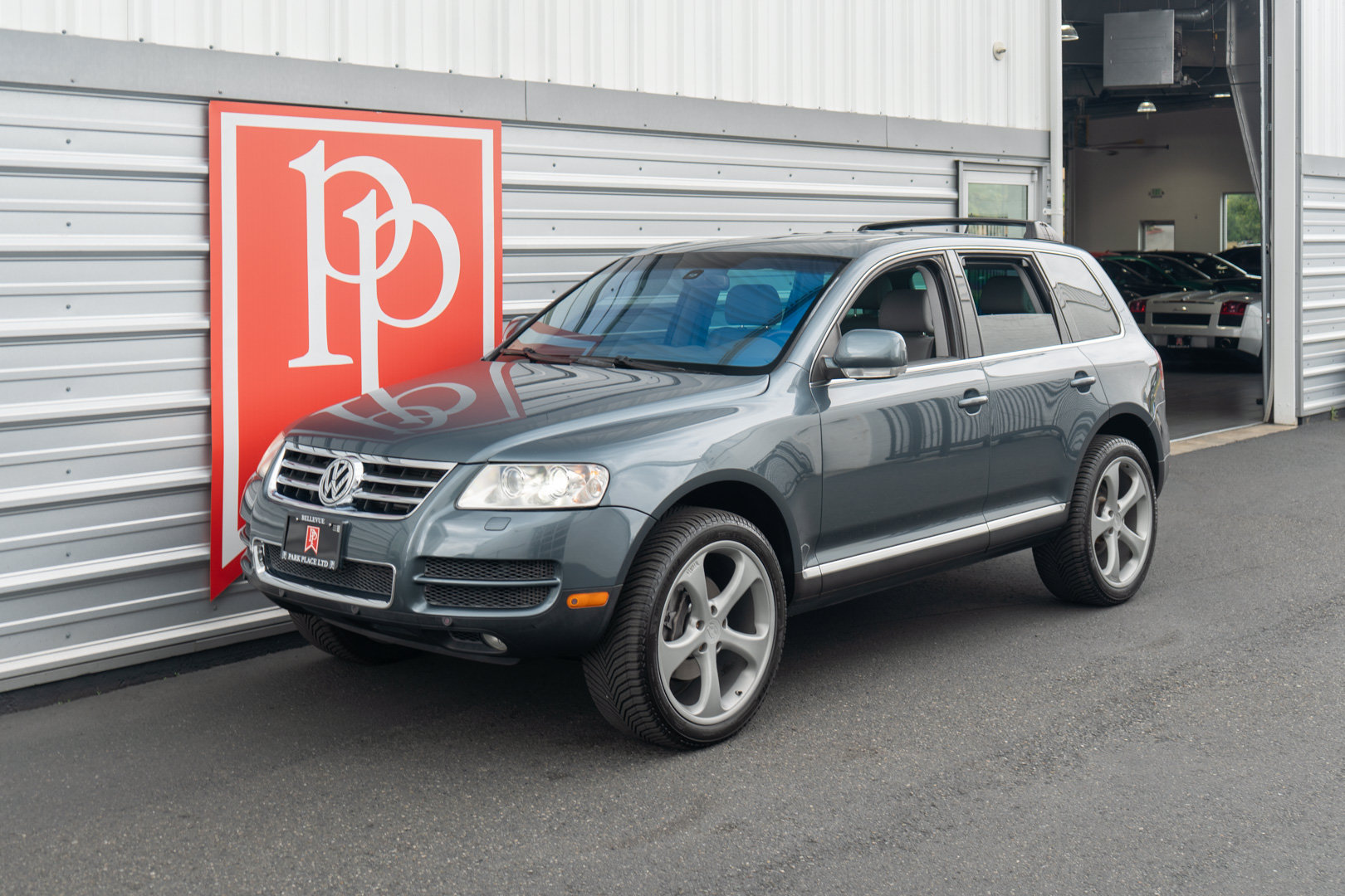 Used 2006 Volkswagen Touareg V10 TDI AWD/4WD image 35