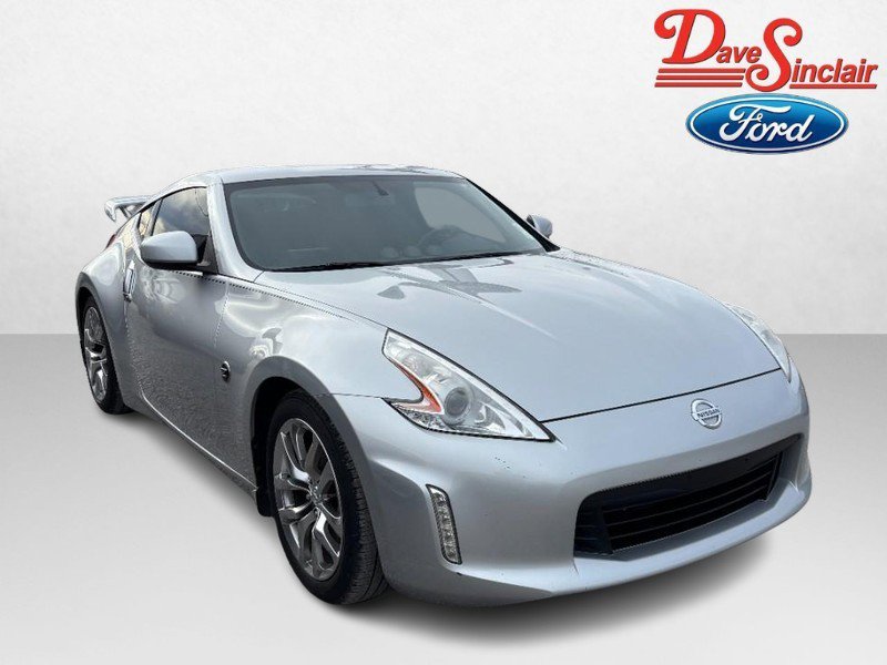 Used 2013 Nissan 370Z 2dr Cpe Auto image 4