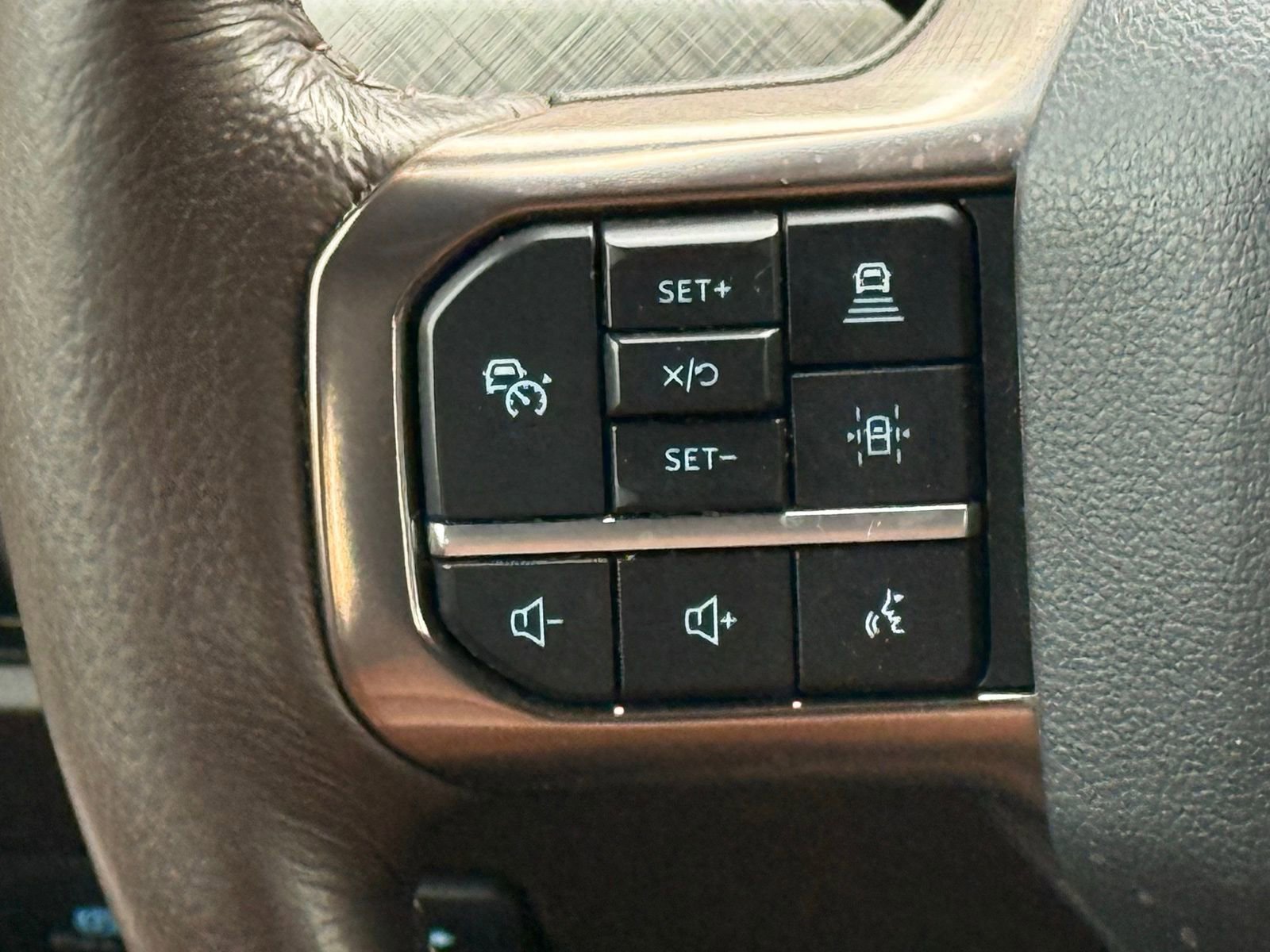 Used 2024 Ford F350 King Ranch w/ FX4 Off-Road Package AWD/4WD image 33