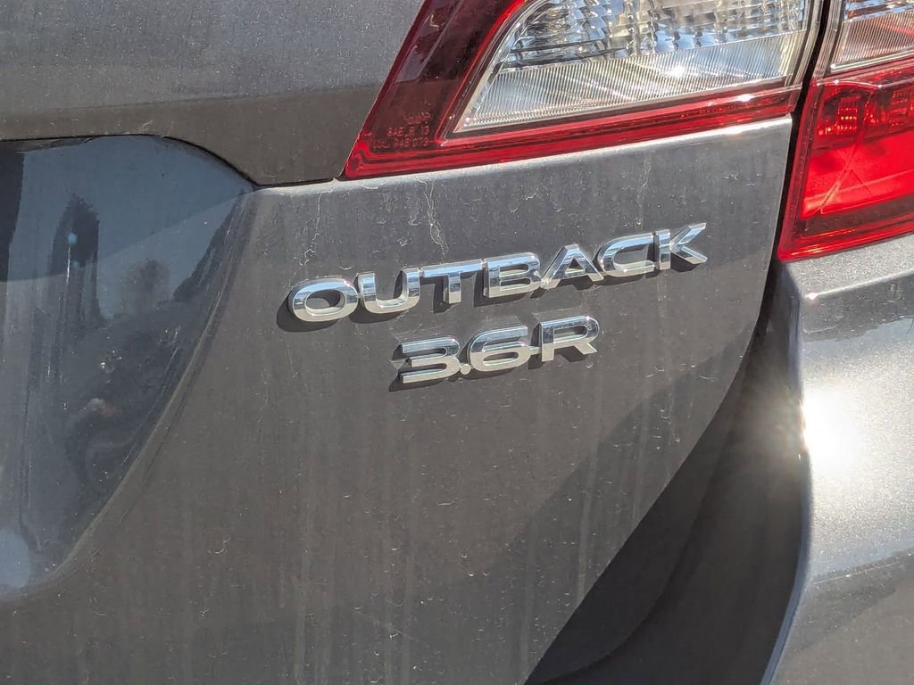 Used 2018 Subaru Outback 3.6R Limited AWD/4WD image 12