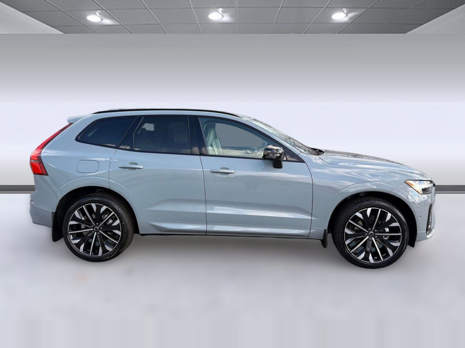 New 2026 Volvo XC60 B5 Ultra w/ Climate Package image 8