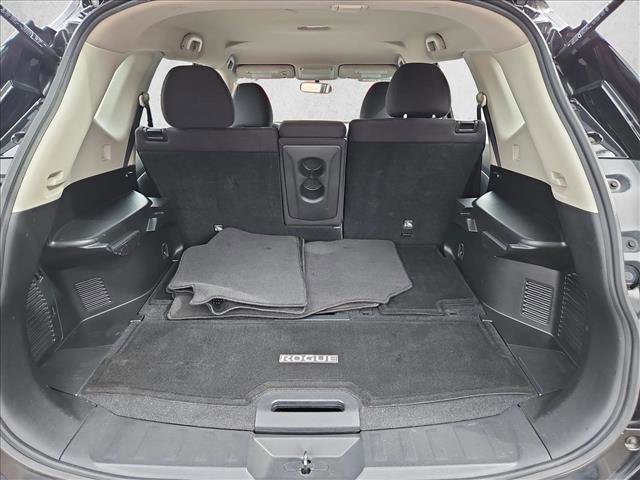 Used 2015 Nissan Rogue S image 6