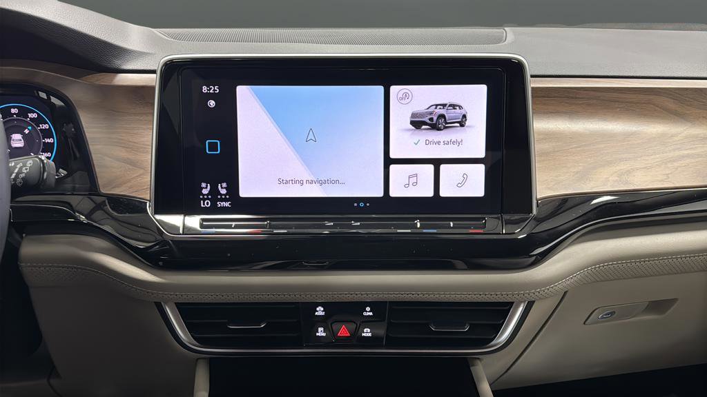 Used 2024 Volkswagen Atlas SE w/ Black Wheel Package image 12