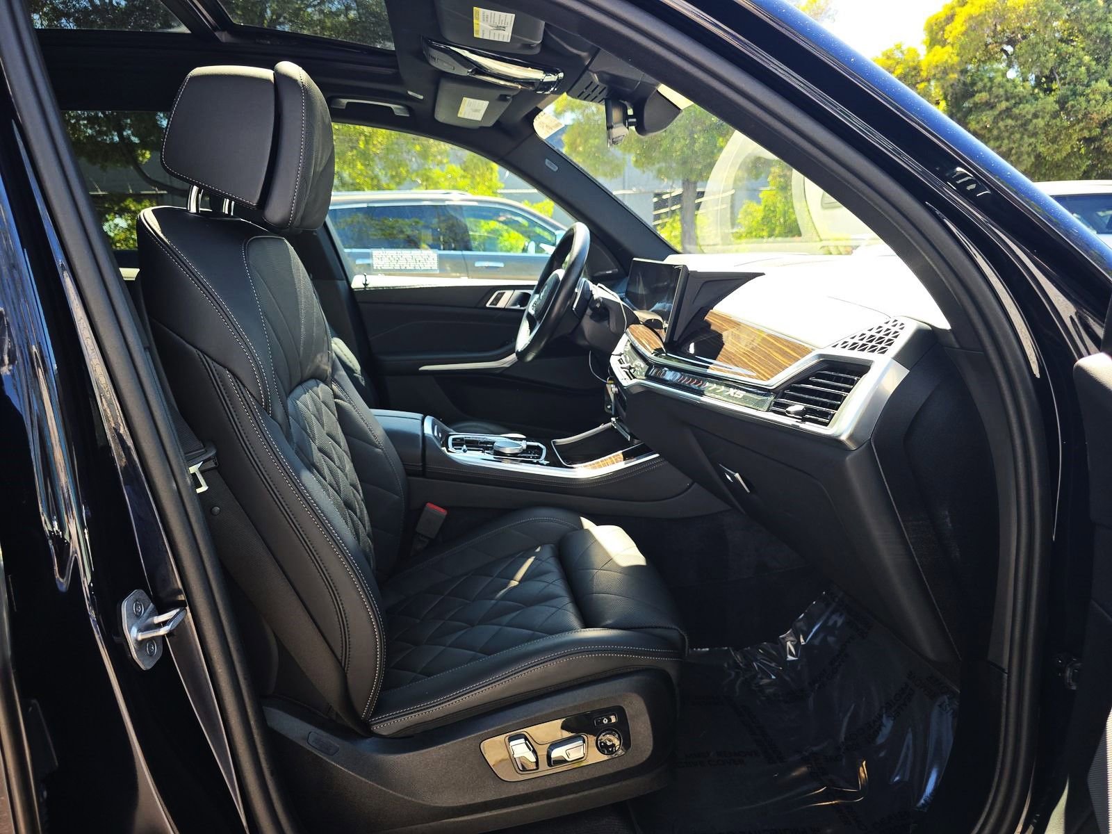 Used 2024 BMW X5 xDrive50e w/ M Sport Package image 8