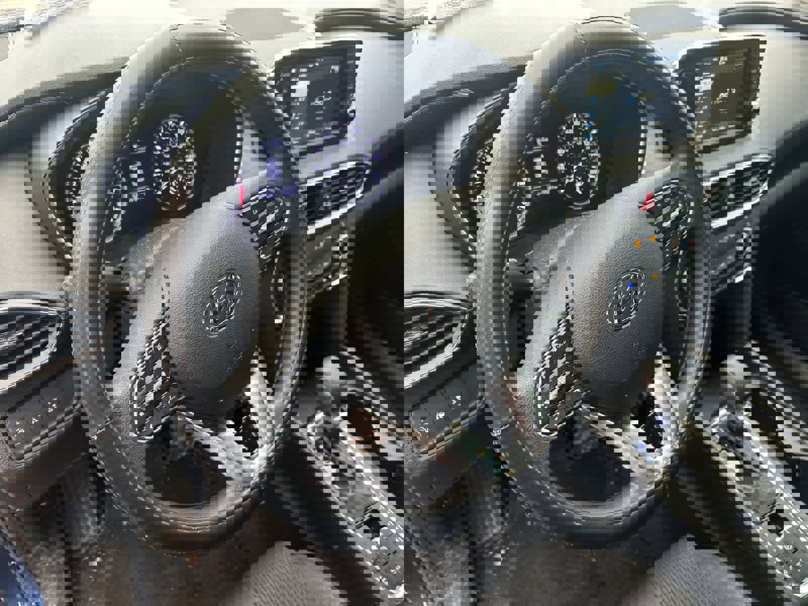 Used 2020 Hyundai Santa Fe SE image 13