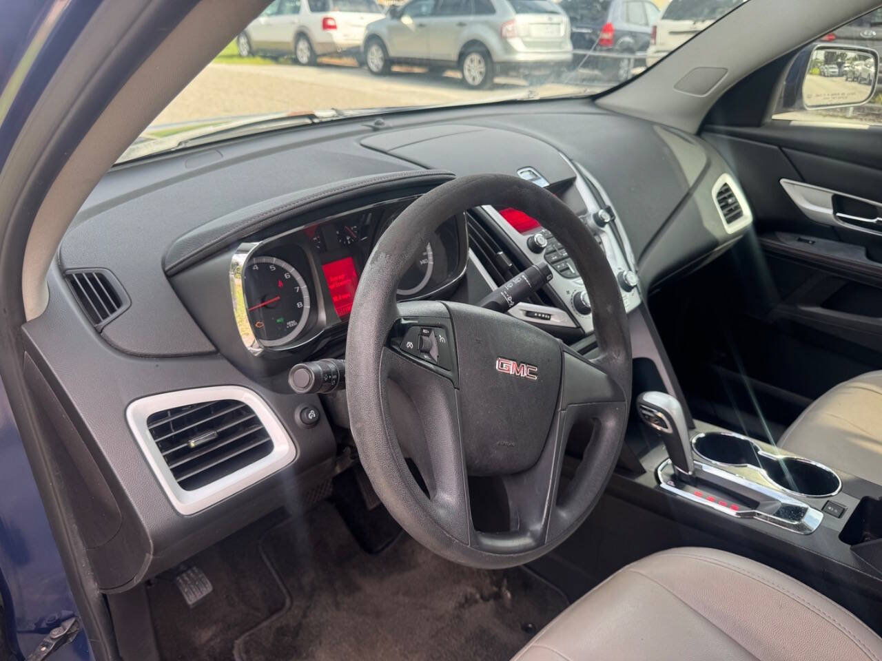Used 2010 GMC Terrain SLE FWD image 9