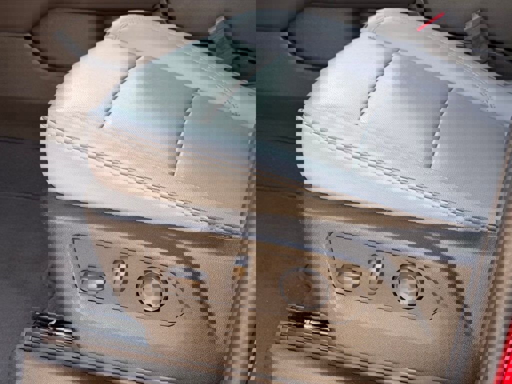 Used 2025 GMC Yukon Elevation w/ Elevation Premium Package image 23