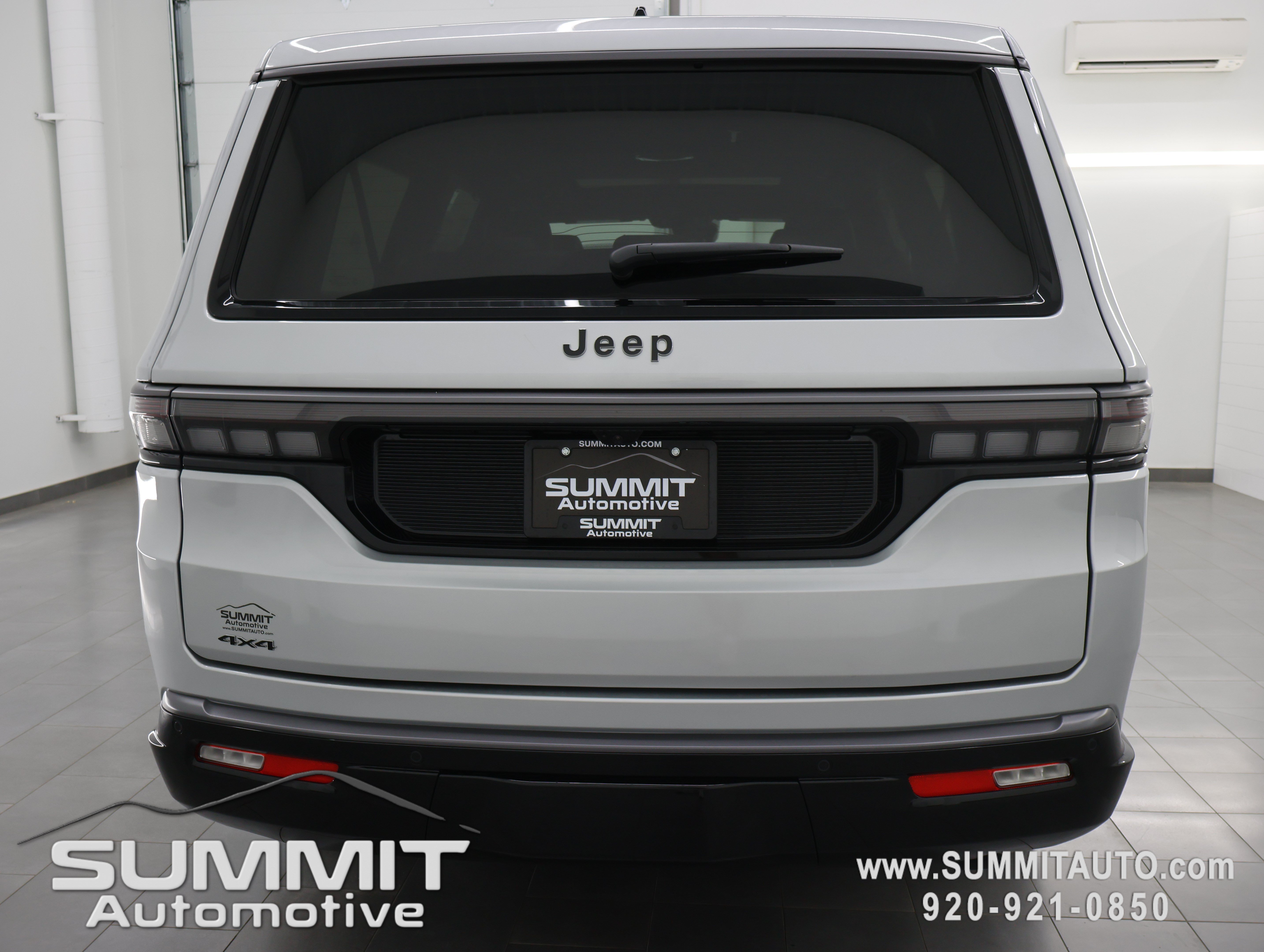 New 2026 Jeep Grand Wagoneer L Limited AWD/4WD image 30