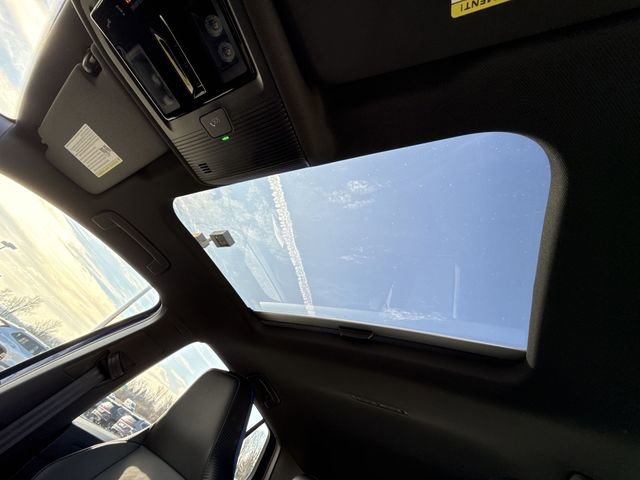 Used 2024 Volkswagen Golf R image 26