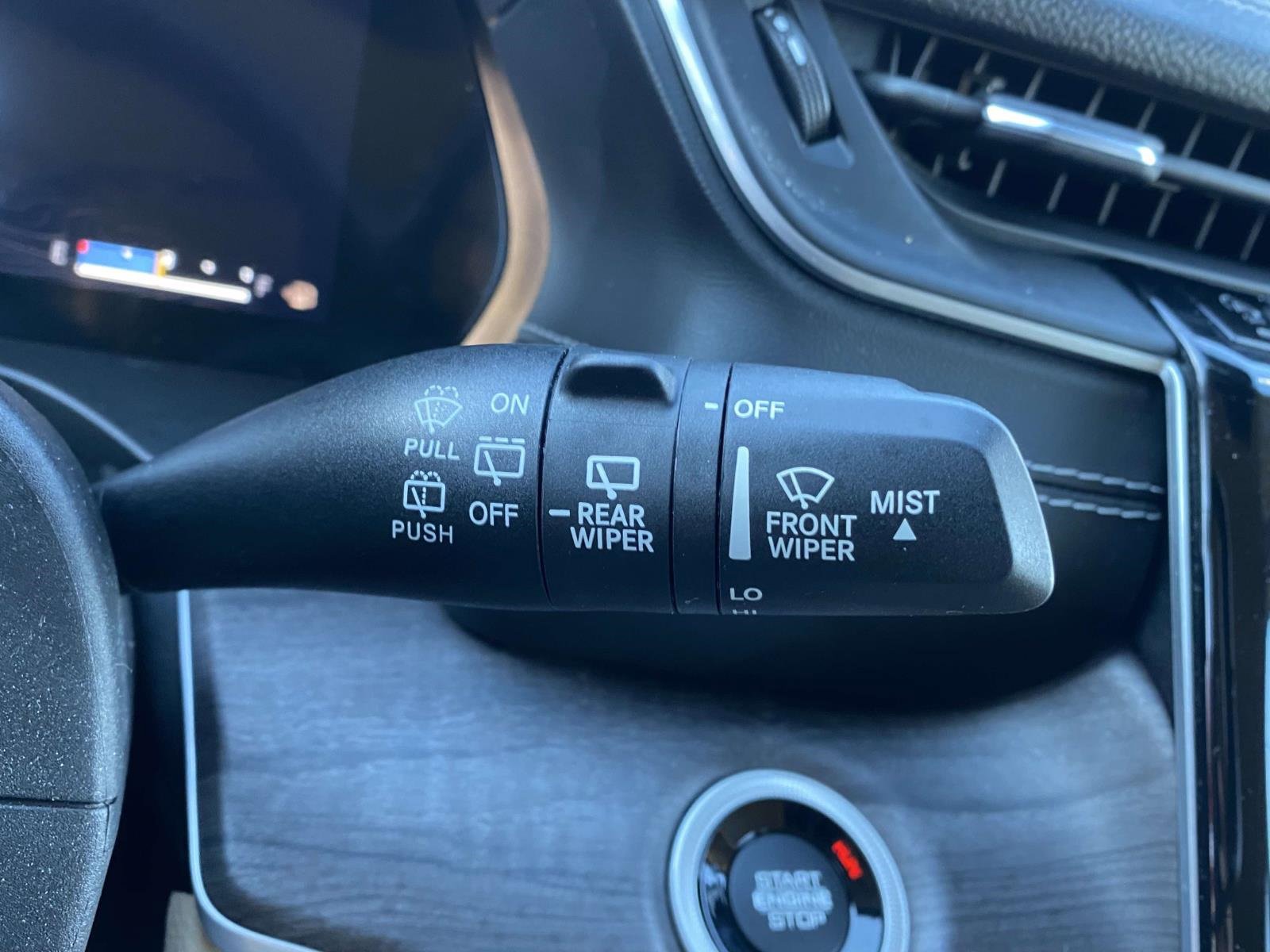 Used 2022 Jeep Grand Cherokee Limited image 20