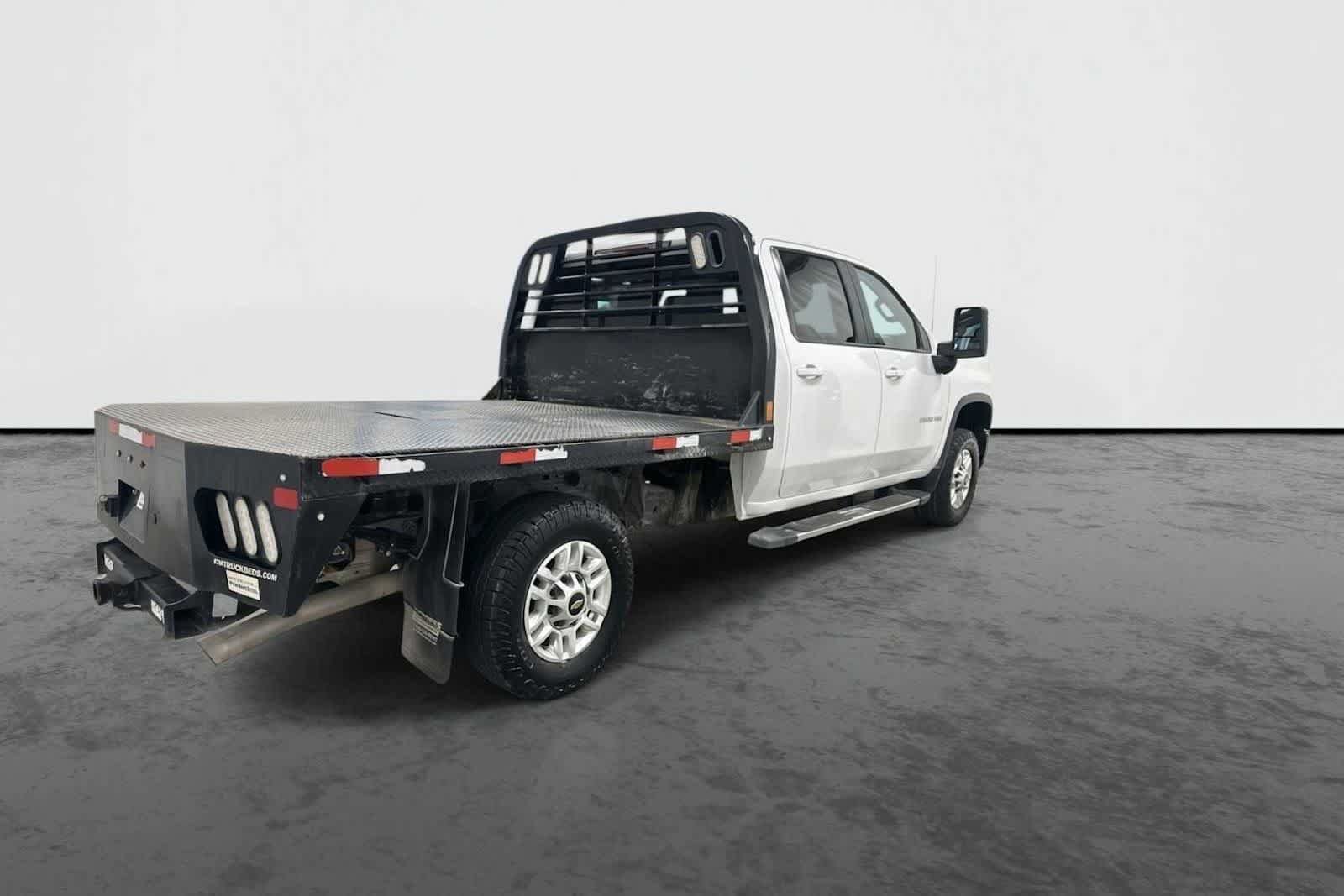 Used 2024 Chevrolet Silverado 2500 LT w/ Snow Plow Prep/Camper Package AWD/4WD image 4
