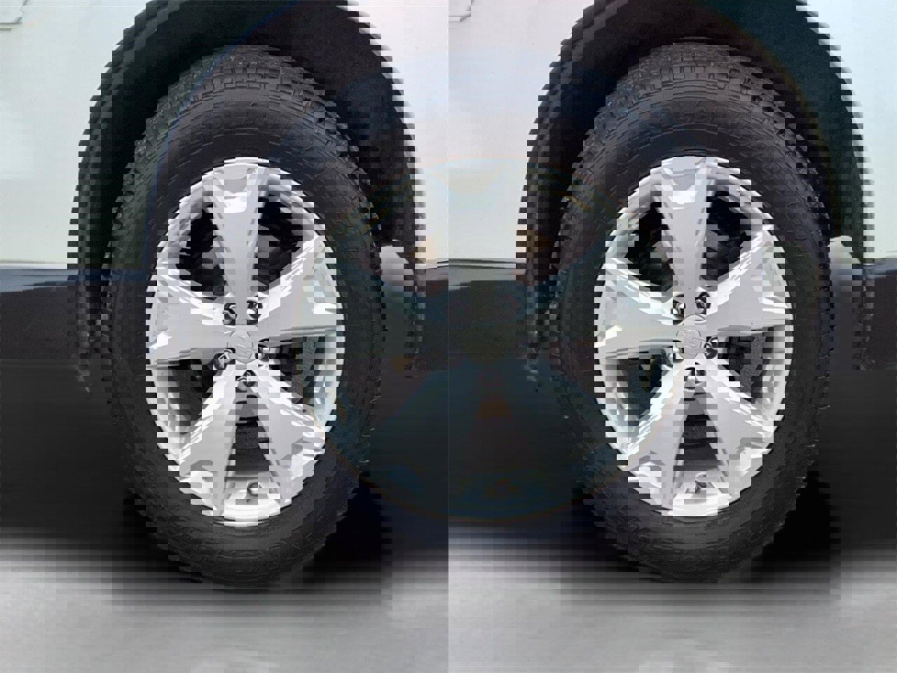 Used 2015 Subaru Forester 2.5i Limited w/ Popular Package #2 image 3