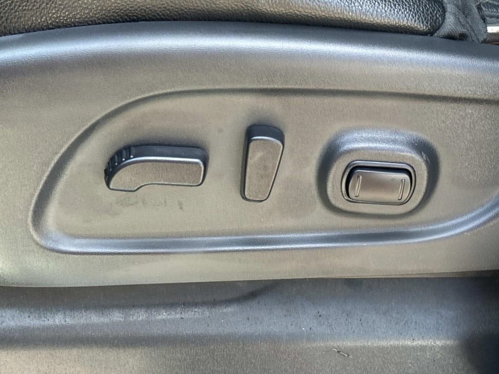 Certified 2020 Nissan Titan SL w/ Moonroof Package image 19