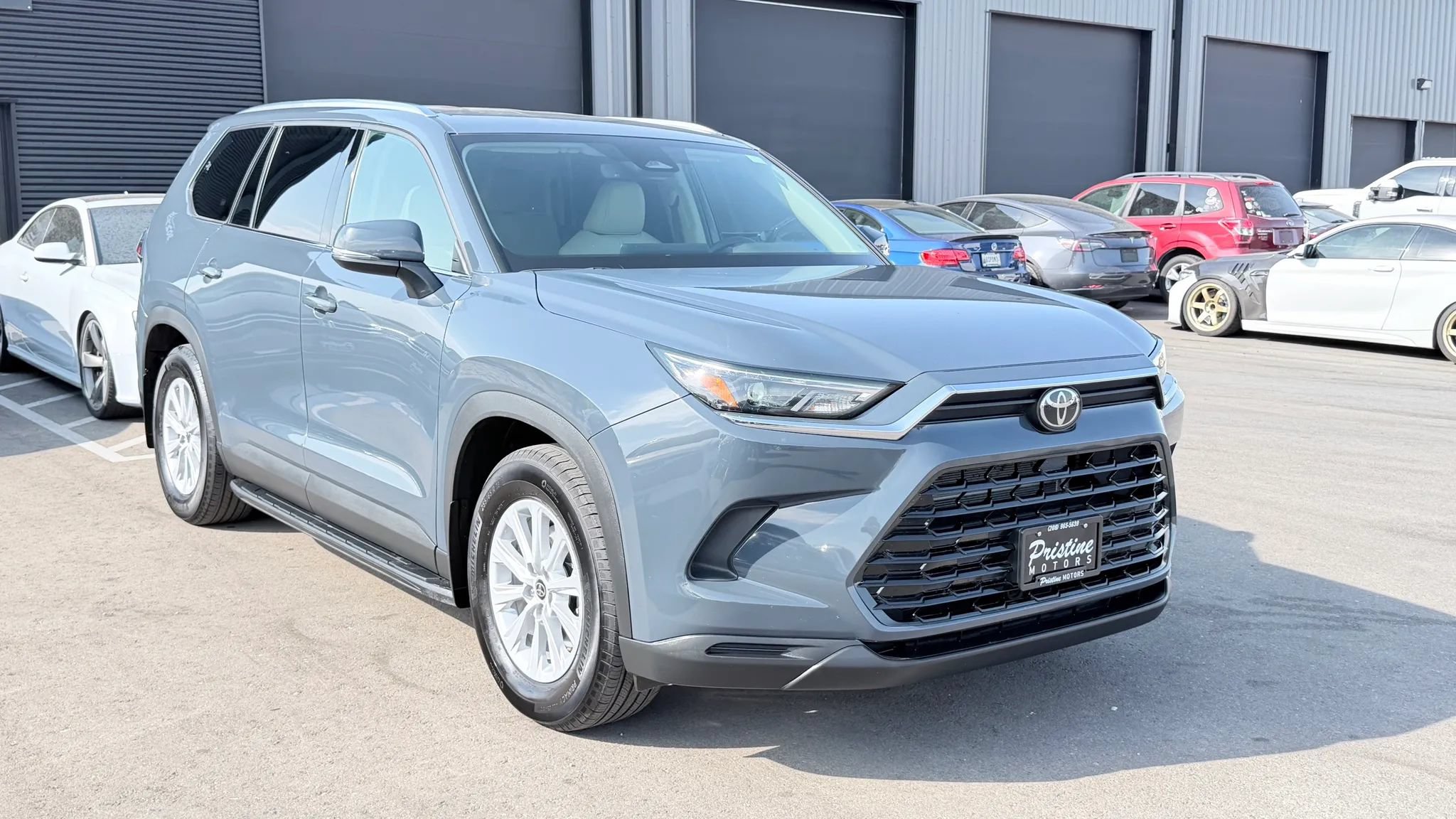 Used 2025 Toyota Grand Highlander AWD Hybrid image 2