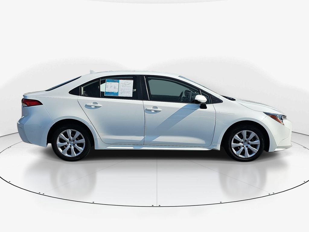 Used 2021 Toyota Corolla LE FWD image 5