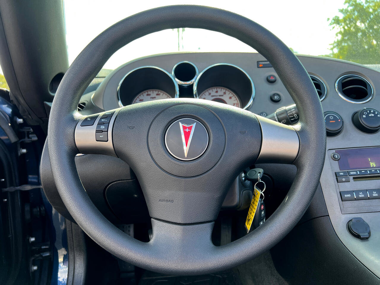 Used 2006 Pontiac Solstice Roadster w/ Power Package image 29