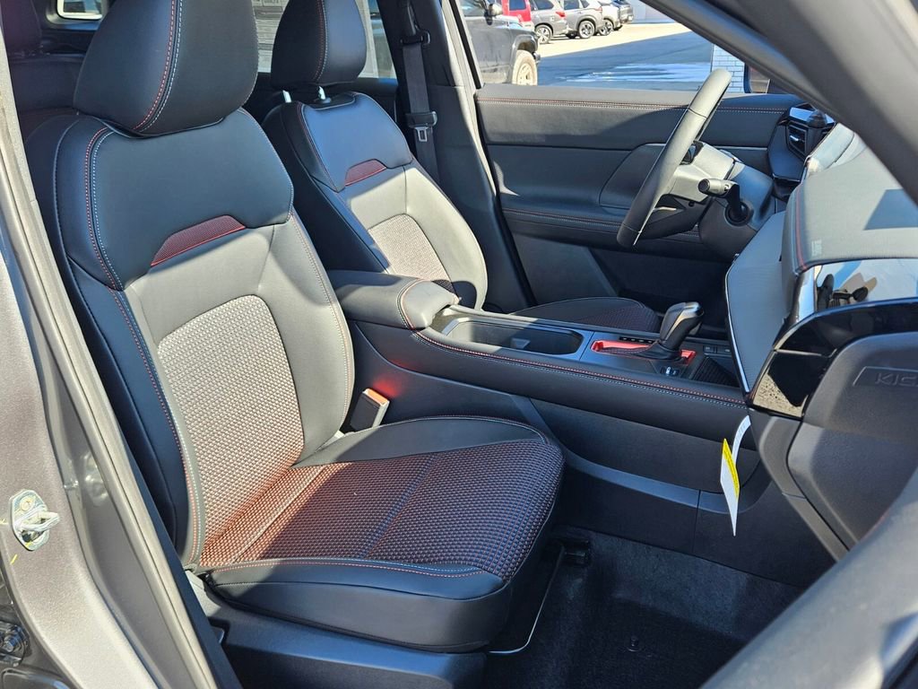 New 2026 Nissan Kicks SR w/ Cold Weather Package image 17